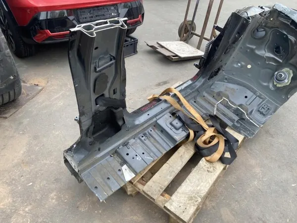 Mercedes-Benz EQE V295 2023 Voor linker spatbord OEM 256533 image 4