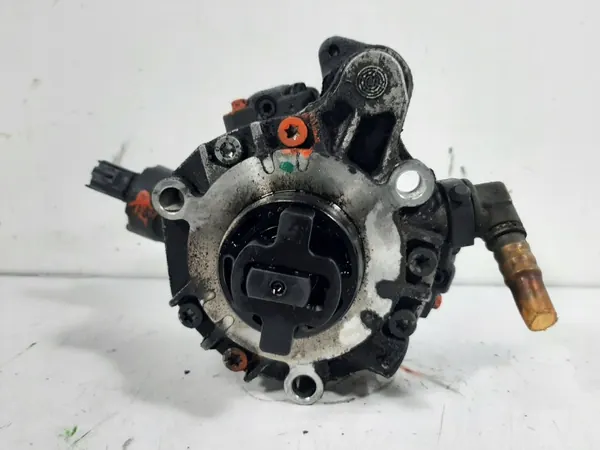 Bomba de combustible Volvo V50 2.0D 05R OEM 9654615580 5WS40163 image 8
