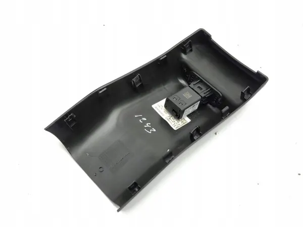 Jeep Avenger 2024 Heck-USB-Anschluss OEM 07357698430 image 4