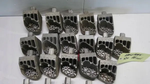 Support Radiateur Maserati Ghibli OEM 87H87686JHYKIU9JHG image 5