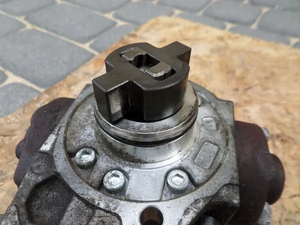 Kraftstoffinjektionspumpe Toyota Avensis T27 D4D Denso image 9