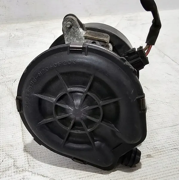 Pompe à air Mercedes A W168 - A0001404085 image 4