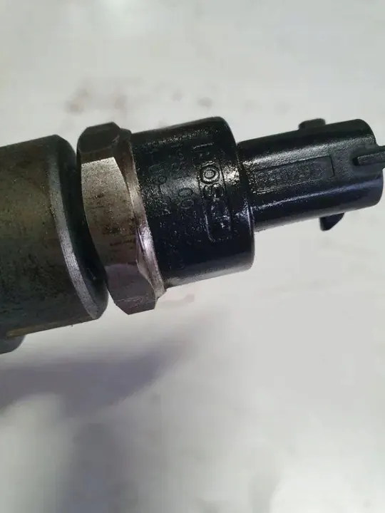 Honda OE 0445214051 Einspritzschiene - Gebraucht image 4