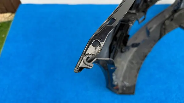 VW Passat B7 Paraurti Anteriore OEM 3AA805903 image 9