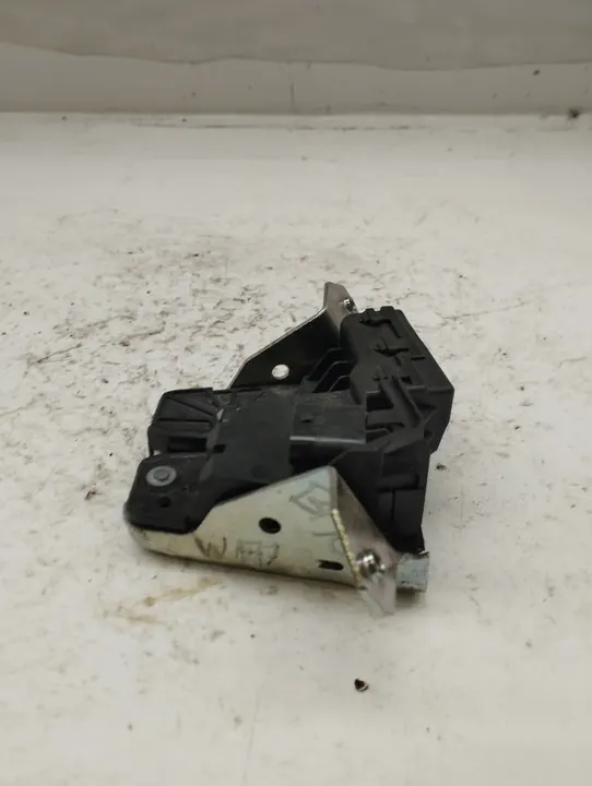 MERCEDES A35 W177 AMG Bagagelås A0997400400 image 10