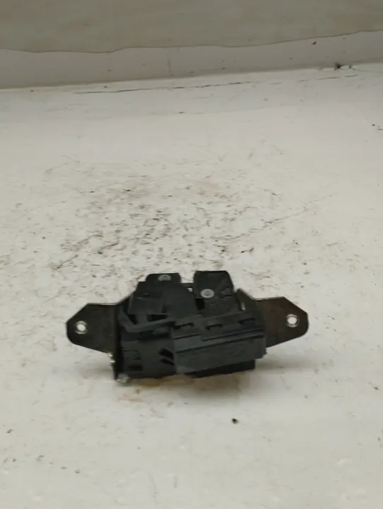 MERCEDES A35 W177 AMG Bagagelås A0997400400 image 2