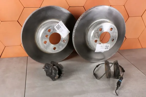 Jeu de disques et plaquettes avant OEM 6880072 image 2