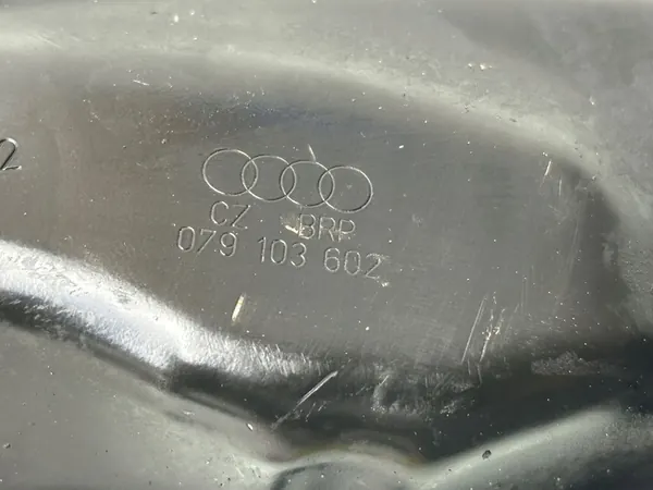 Audi A8 S8 D5 2017 Oljetank image 9