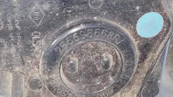 Luz de marcha atrás Opel Vivaro OEM 265598668R - Usado image 9