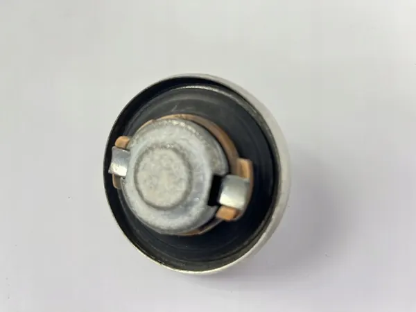 Polttoainesäiliön korkki Mercedes W124 W201 R107 W140 W126 W123 R129 image 7