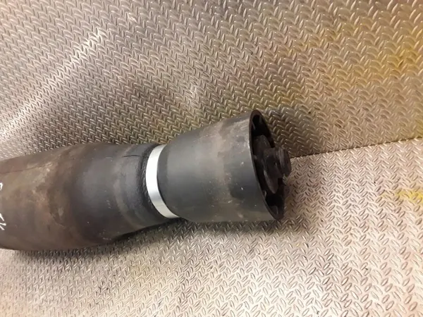 BMW X5 E53 Oikea taka-ilmatyyny OEM G1V17PC112901 image 3