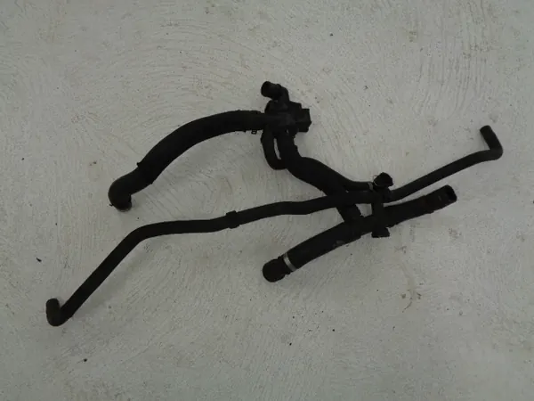 Jaguar XF 3.0D Thermostat Conduit d'Eau OEM 9X23-8A586-AD image 2