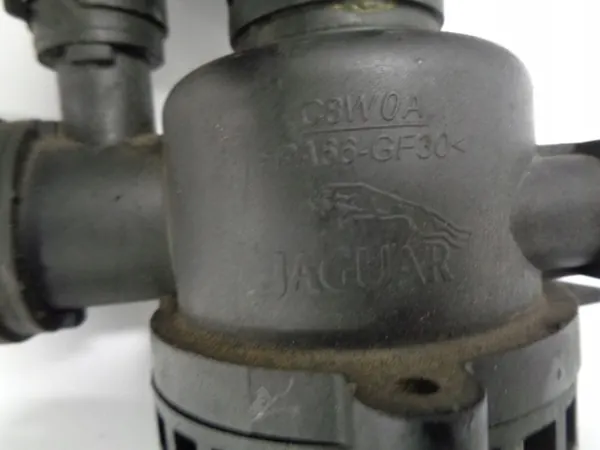 Jaguar XF 3.0D Thermostat Conduit d'Eau OEM 9X23-8A586-AD image 6