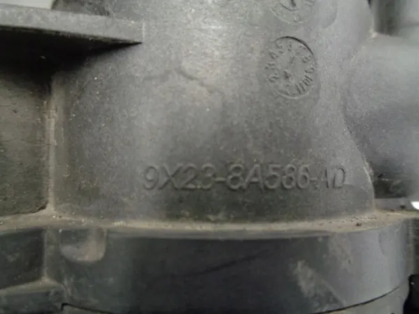 Jaguar XF 3.0D Thermostat Conduit d'Eau OEM 9X23-8A586-AD image 7