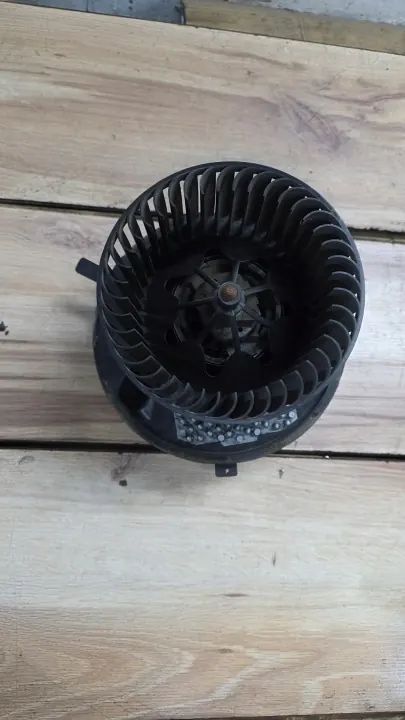 OEM 3C0907521F Fläktmotor för VW Touran II image 2