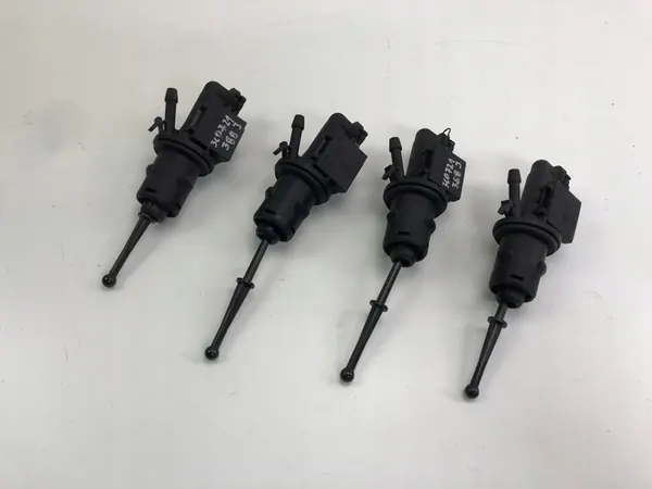 VW SEAT SKODA Kopplingspump Sensor 3C0721388J image 2