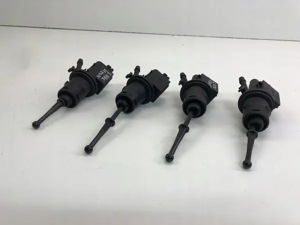 VW SEAT SKODA Kopplingspump Sensor 3C0721388J image 3