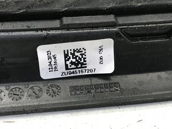 BMW X1 U11 Takaoikea Koriovi OEM 9451572 image 7