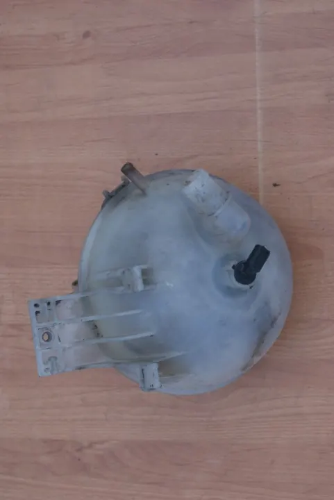 Volkswagen A 906 501 0503 Gebrauchter Ausgleichsbehälter image 3