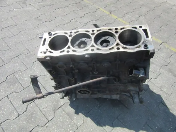Suzuki Grand Vitara I 2.0HDI Motorblock-Set - Gebraucht image 2