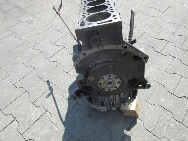 Suzuki Grand Vitara I 2.0HDI Motorblock-Set - Gebraucht image 4