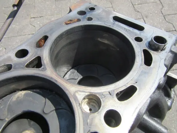 Suzuki Grand Vitara I 2.0HDI Motorblock-Set - Gebraucht image 7