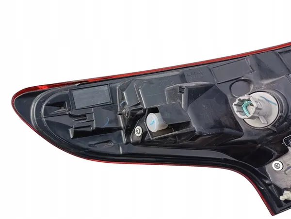 Höger Baklykta Nissan Qashqai J11 Lift OE 26550HV00A image 6