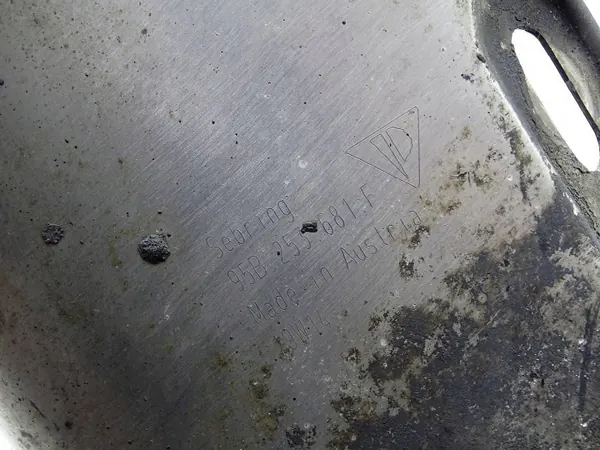 Porsche Macan vasen pakopää OEM 95B253681F image 5