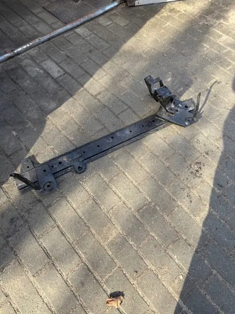 Traverse de radiateur OEM 8200431050 pour Renault Kangoo image 2