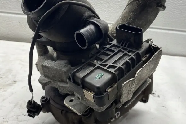 Turbo AUDI A5 (8T3) 3.0L diesel 059145722L image 2