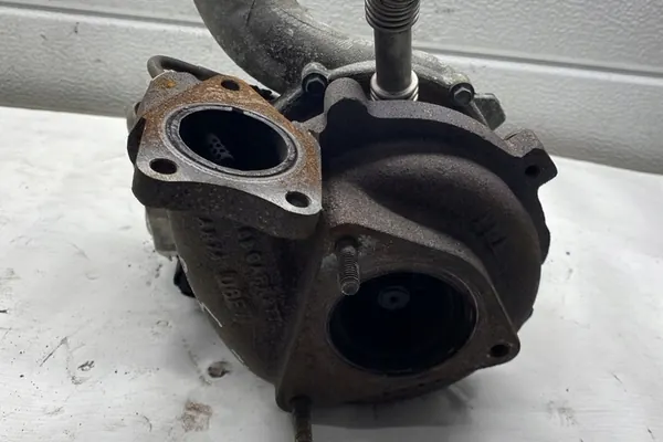 Turbo AUDI A5 (8T3) 3.0L diesel 059145722L image 3
