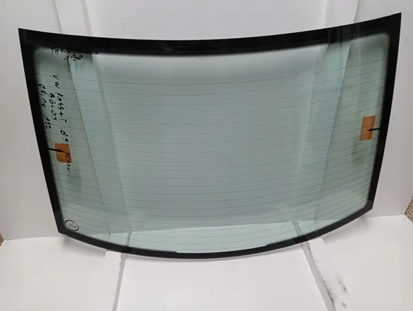 Vitre arrière OEM 001057 pour VW Passat B5 restylée image 2