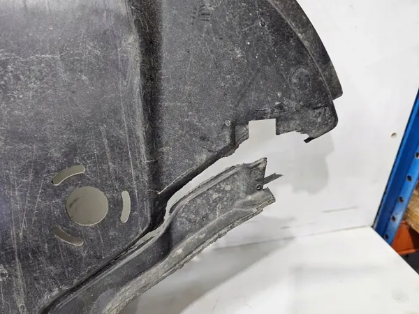 Motorlockplatta OEM 8E0863821BA Audi A4 B6 B7 image 7