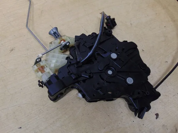 Schiebetürschloss links VW Caddy III image 6