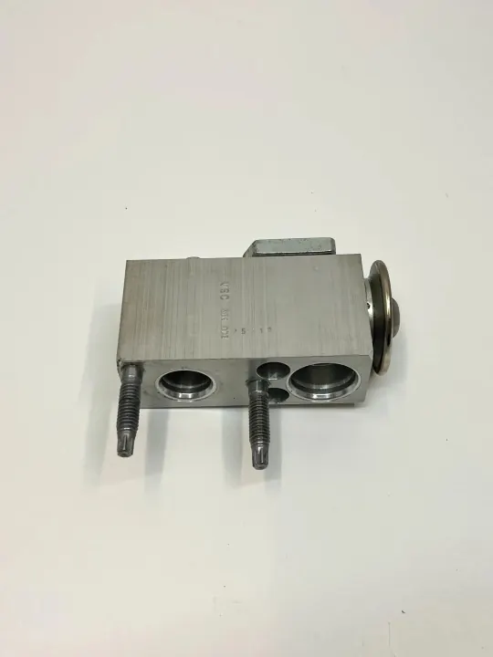 Soupape de radiateur A/C OEM A2318300284 Mercedes-Benz image 2