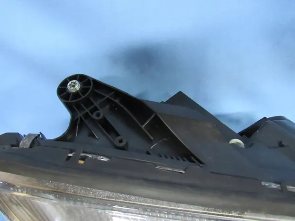 Rechter Mercedes W204 Pre-Facelift Bi-Xenon Koplamp image 5