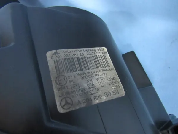 Rechter Mercedes W204 Pre-Facelift Bi-Xenon Koplamp image 7