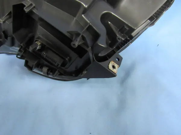 Rechter Mercedes W204 Pre-Facelift Bi-Xenon Koplamp image 8