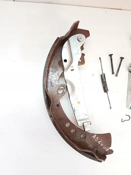 TOYOTA HILUX TAKAJARRUPALAT OE 04495-0K070 image 3