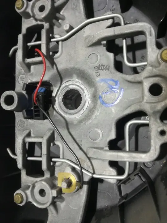 Volant Cuir Peugeot 207 CC OEM 6046260 - Occasion image 4