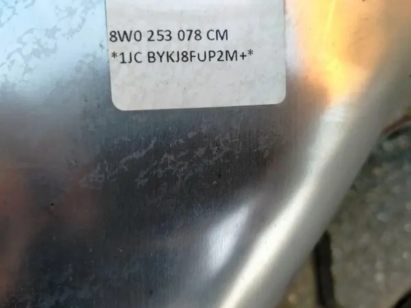 Audi A4 B9 3.0TDI Silenciador Central Escape OEM 8W0253411AK image 9