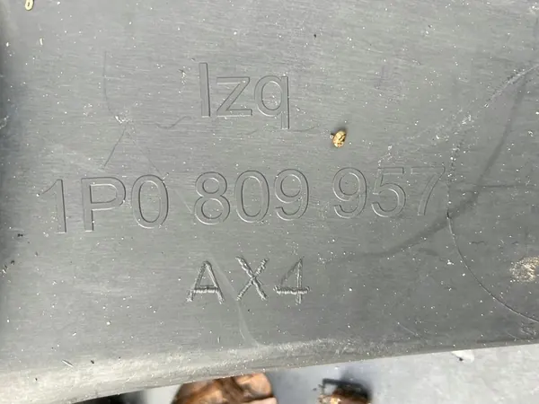 LEON II Front Left Wheel Arch 1P0809957 OEM image 4