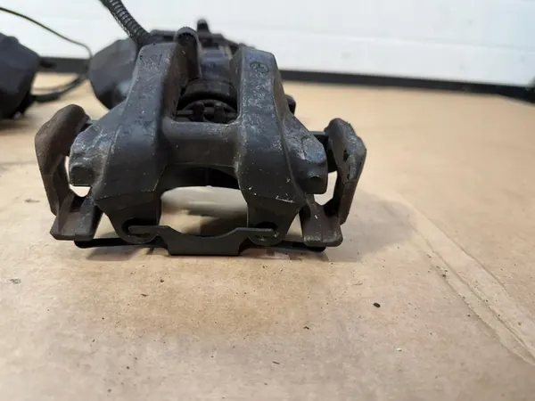 Jarrusatulat Etu Taka Vasen Oikea Mercedes SL R230 W230 OEM image 2