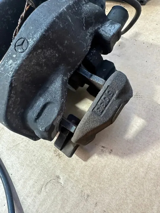 Jarrusatulat Etu Taka Vasen Oikea Mercedes SL R230 W230 OEM image 7