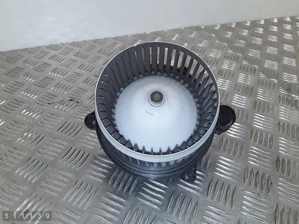 Ventilador de calefacción Ford OEM AV1119846BB - Usado image 2