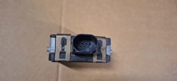 Bosch Geschwindigkeitssensor OEM 3QF907561 D - Gebraucht image 3