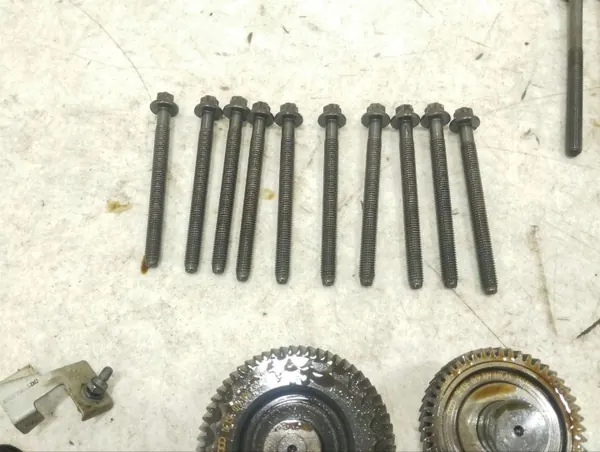 Audi A8 2015 Skruvset OEM 079109339AS image 4