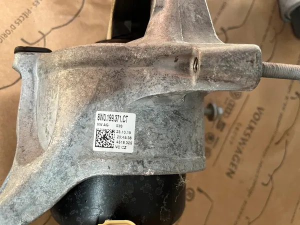 Audi OE 8W0199371CT Moottorin Kiinnike Etu Vasemmalle image 3