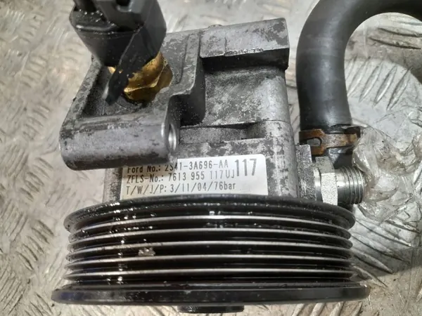 Bomba direção Ford OEM 2S413A696AA - Usada image 4