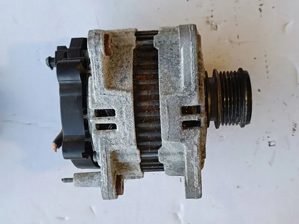 Vaihtovirtageneraattori VW Audi Skoda 03L903023D image 3
